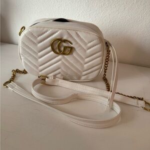 Chic White Quilted Crossbody Bag with Gold Chain